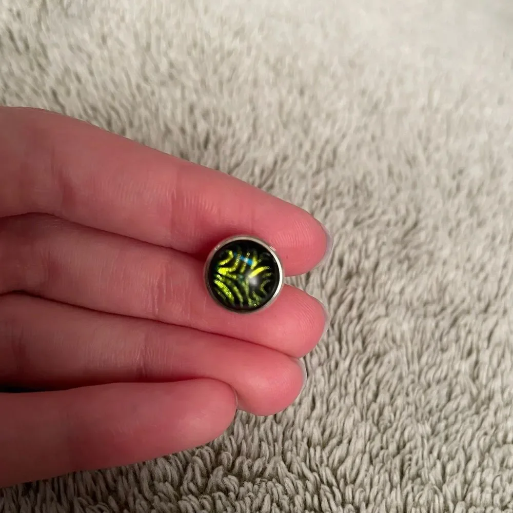 Kameleon Green Glass Sterling Silver Jewel Pop - Picture 4 of 5